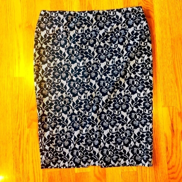 D&G Rare Vintage Pencil Skirt Never Used Size 8 - Picture 8 of 8